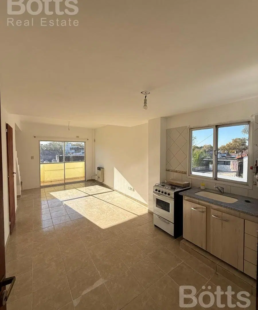 VENTA DE DEPARTAMENTO TIPO DUPLEX CON BALCON EN VIRREYES 4