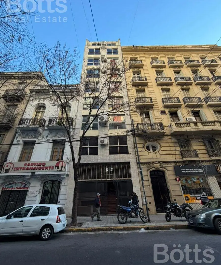Monoambiente a nuevo en Balvanera con potencial para 2 ambientes 4