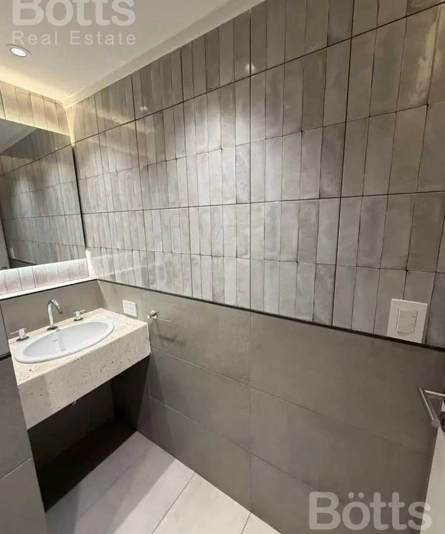 Monoambiente a nuevo en Balvanera con potencial para 2 ambientes 5