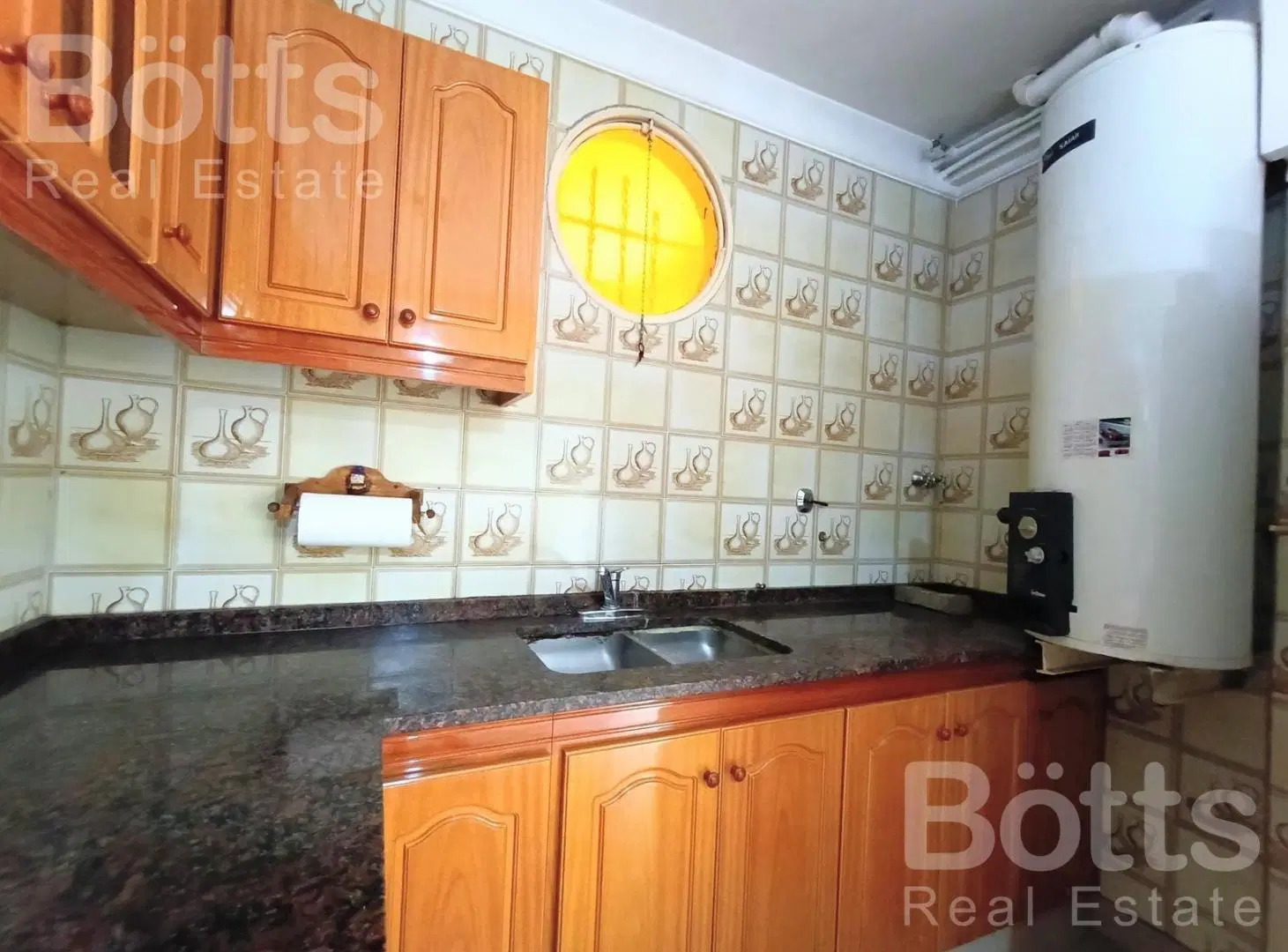Casa en Venta- 5 amb -cochera 3 autos- patio- parrilla- terraza- A 5 cuadras de Plaza Irlanda 5