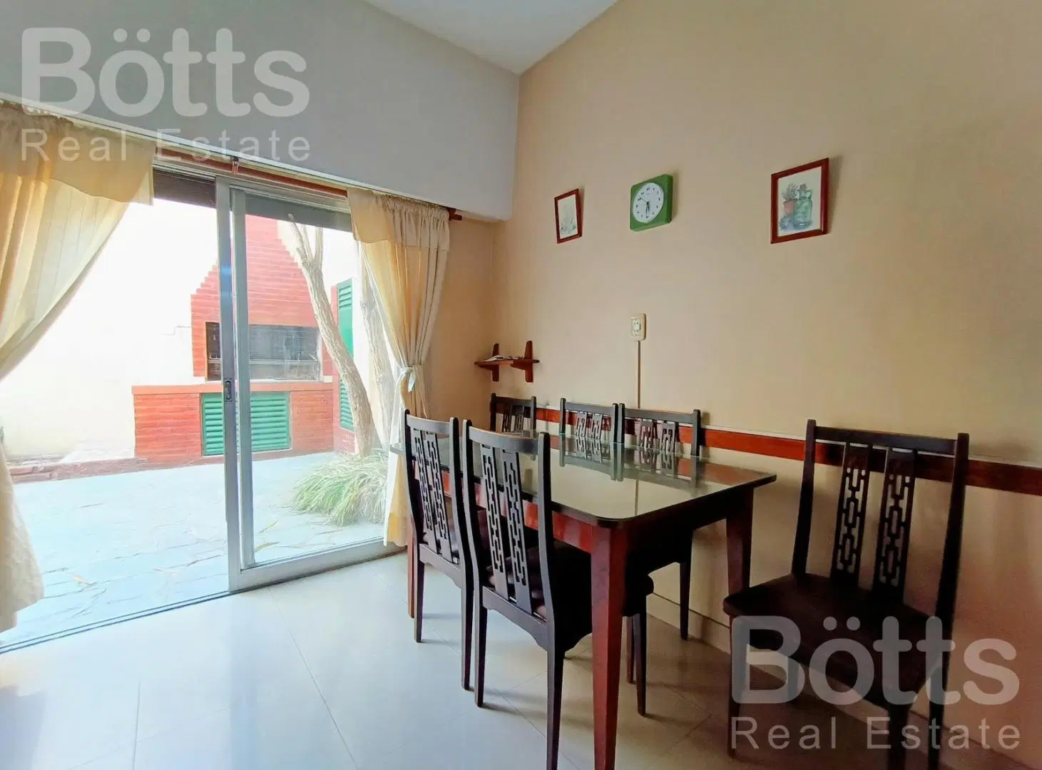 Casa en Venta- 5 amb -cochera 3 autos- patio- parrilla- terraza- A 5 cuadras de Plaza Irlanda 2
