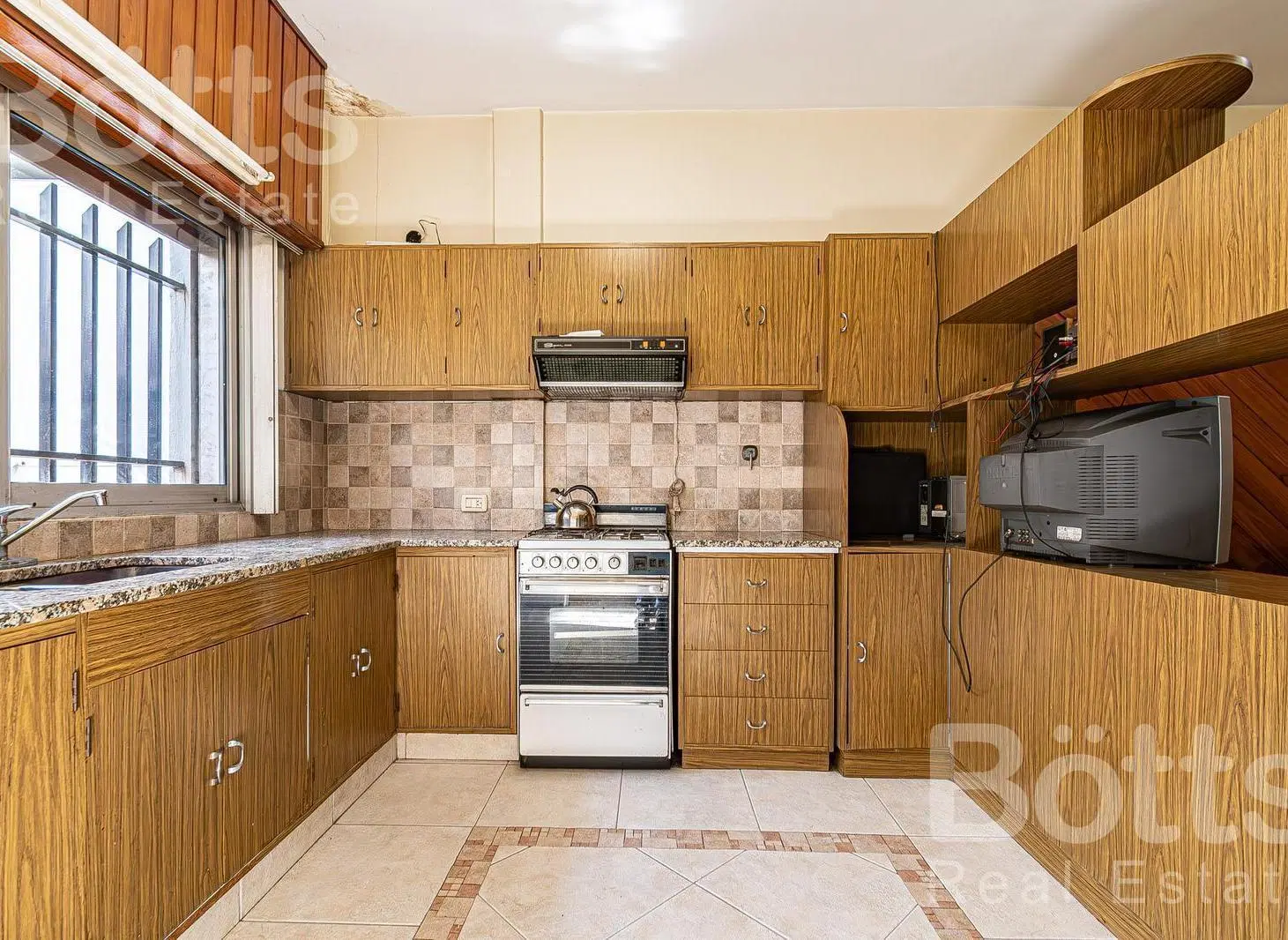 Oportunidad unica 2 casas independientes con patio, quincho y cocheras 2