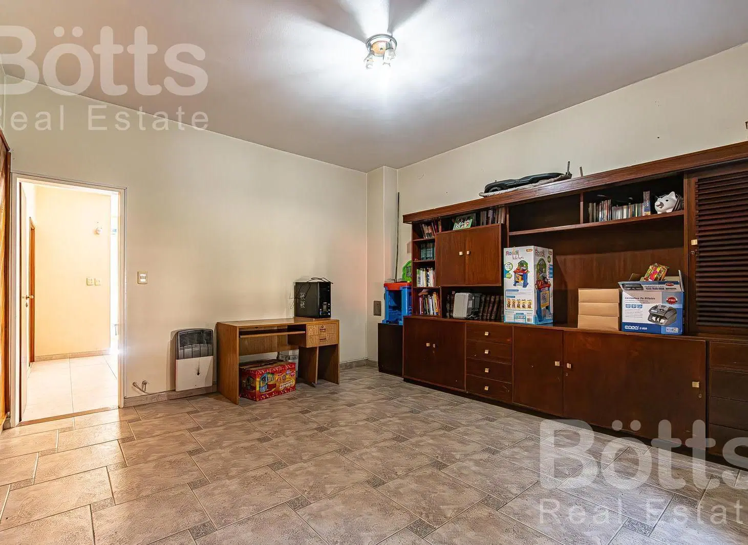 Oportunidad unica 2 casas independientes con patio, quincho y cocheras 5