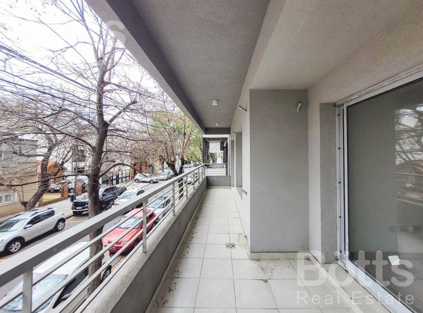 Foto de Venta Departamento 3 Ambientes. Frente. Balcón. Patio. Villa Devoto, imagen 1
