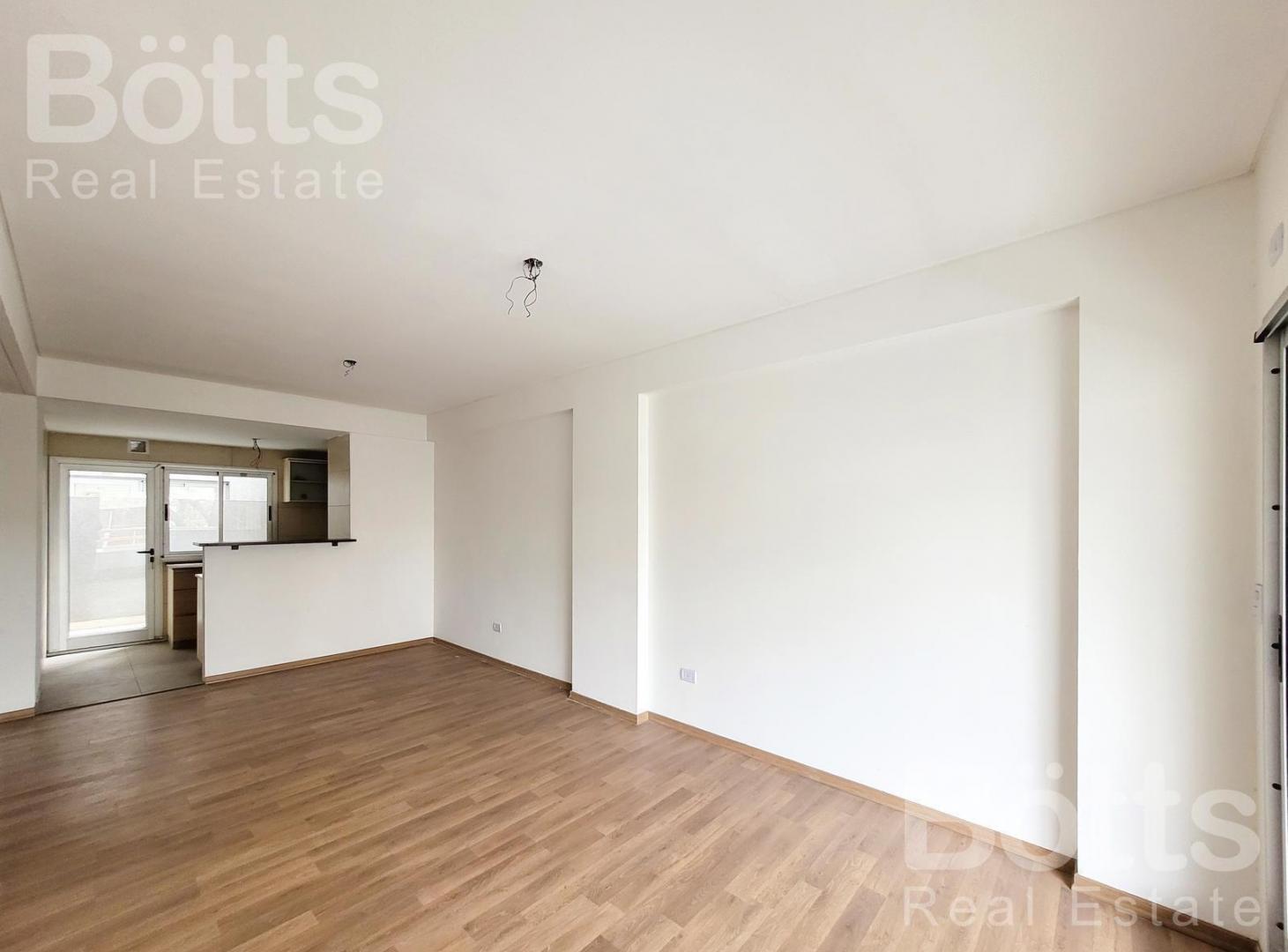 Foto de Venta Departamento 3 Ambientes. Frente. Balcón. Patio. Villa Devoto, imagen 2