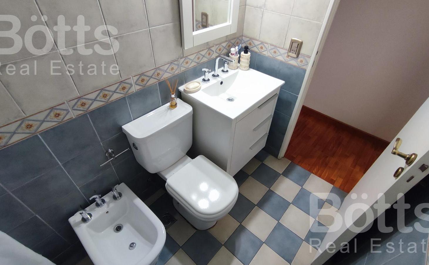 Foto de Excelente 4 Amb, piso alto, balcón, baño y toilette, imagen 2