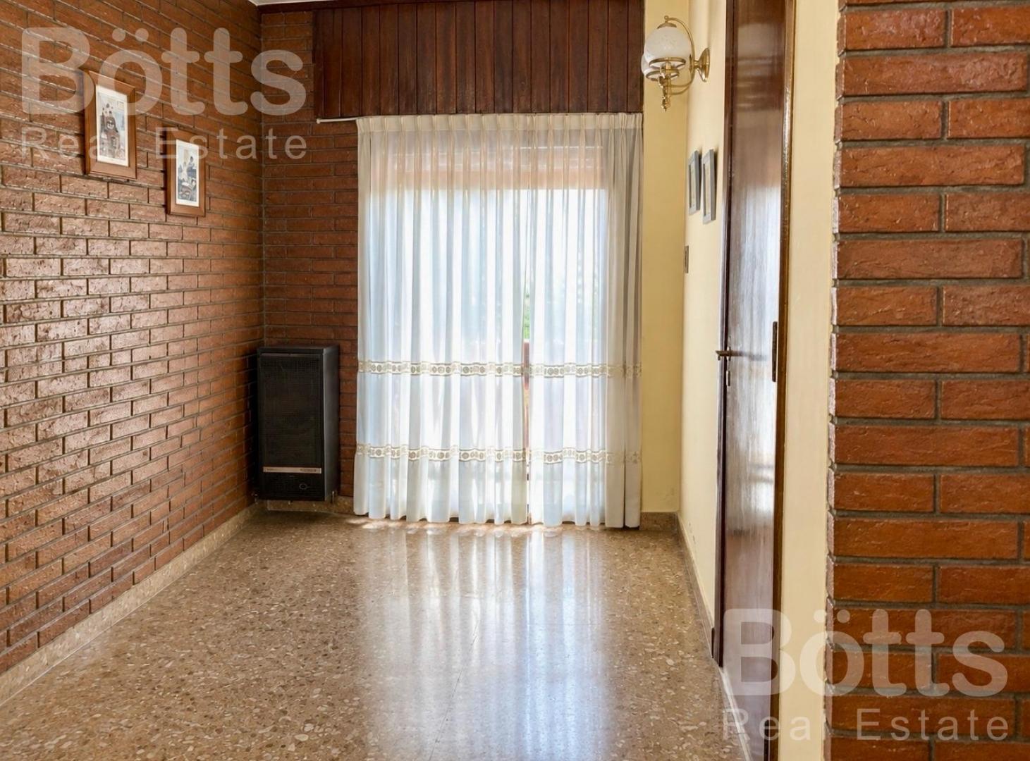Foto de Venta Excelente Casa en la mejor zona de Castelar, imagen 2