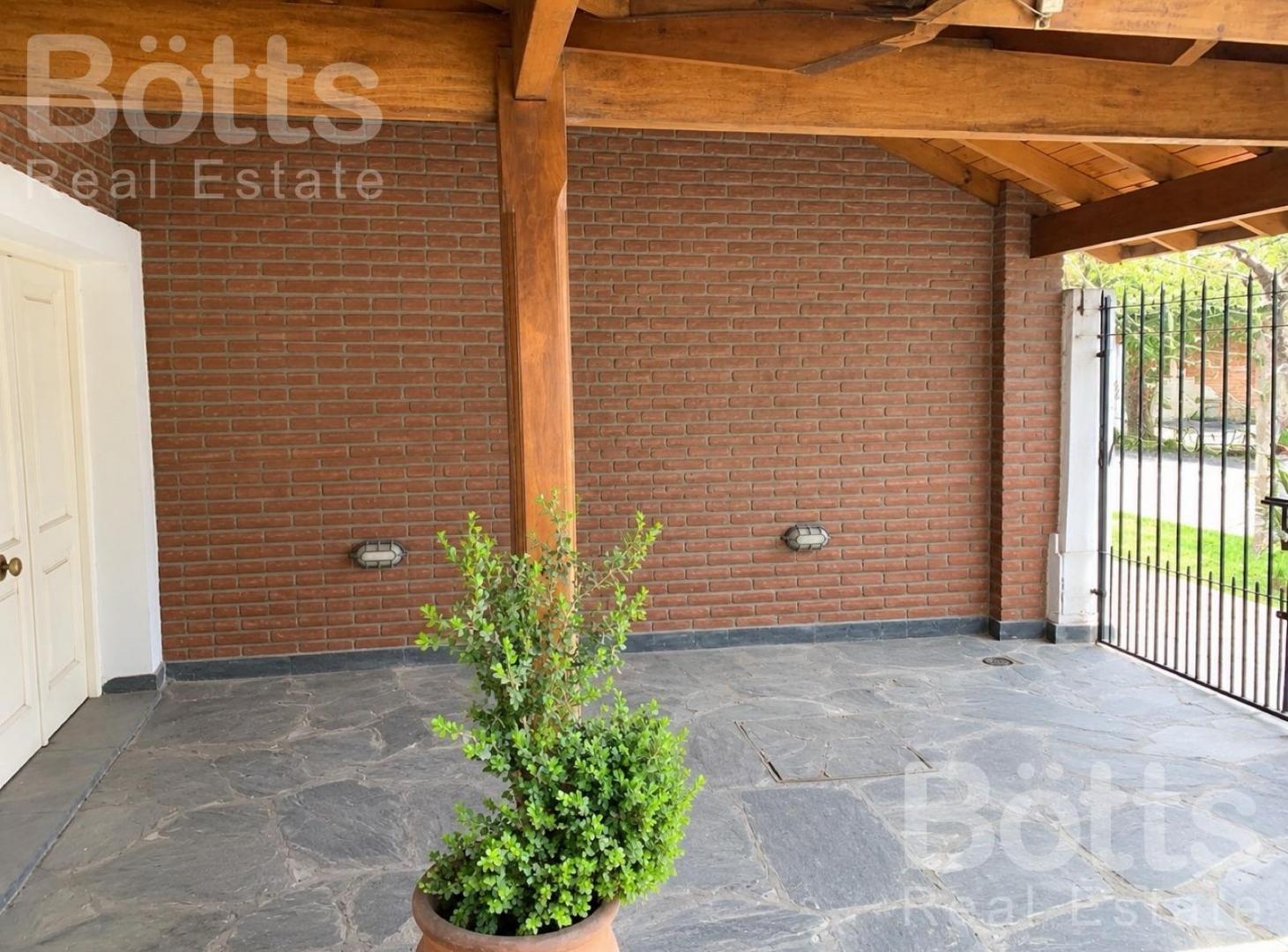 Foto de Venta Excelente Casa en la mejor zona de Castelar, imagen 1