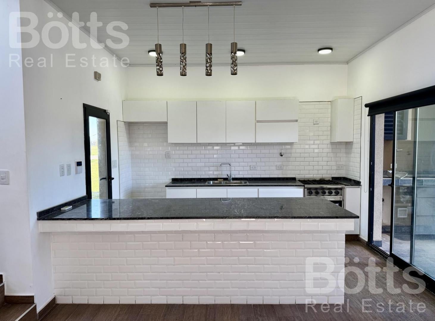 Foto de Oportunidad casa 4 ambientes con pileta en Lares de Canning, imagen 1