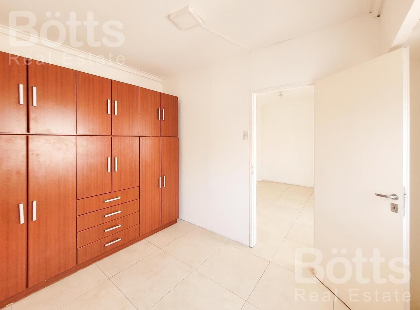Foto de Departamento en Alquiler. 2 Ambientes. Súper Luminoso. Primera Junta, imagen 2
