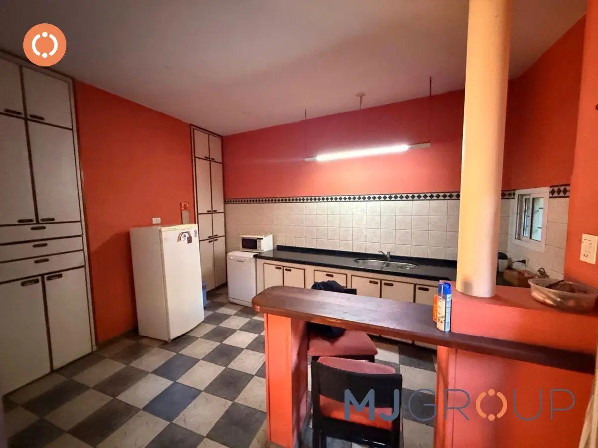 Alquiler casa en housing con 4 dormitorios + pileta 3