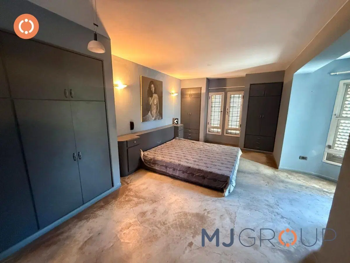 Alquiler casa en housing con 4 dormitorios + pileta 5