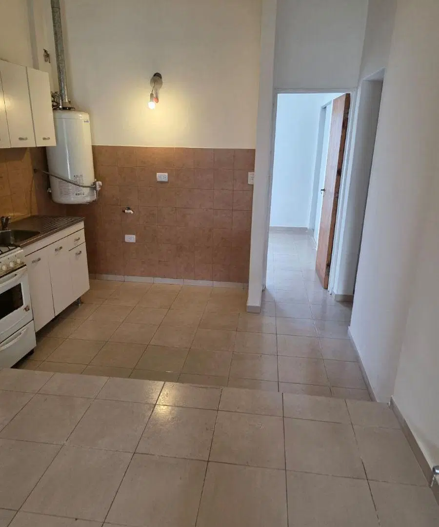 Casa con patio y 2 dormitorios en alquiler en Parque Capital 2
