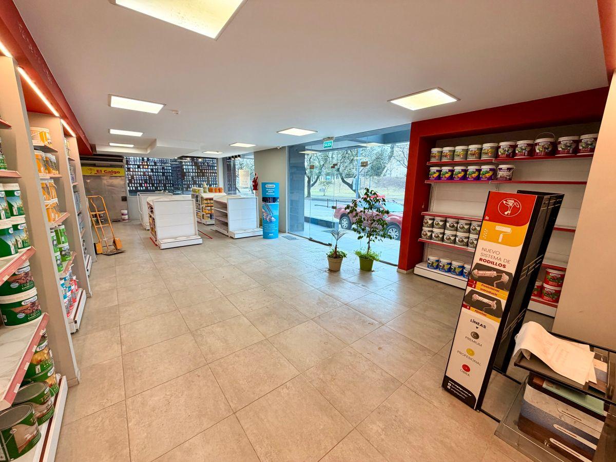 Foto de LOCAL COMERCIAL EN VENTA – ESQUINA – FRIULI 1802 – CIUDAD UNIVERSITARIA, imagen 2