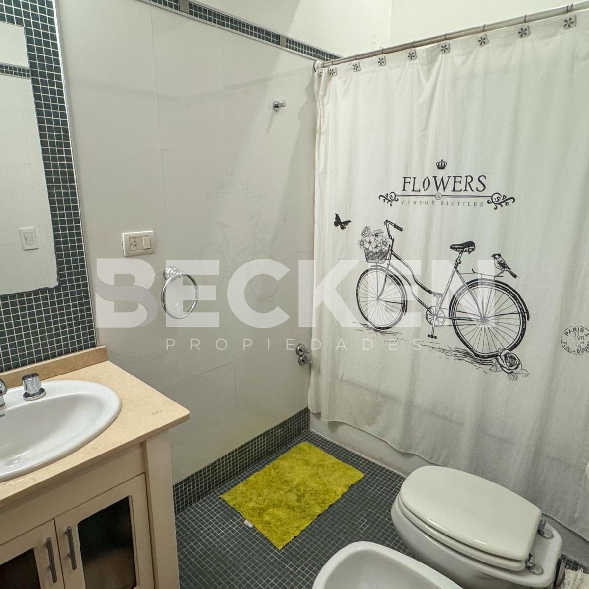 Casa en Venta Lomas de La Carolina Dorm. en Planta Baja 3