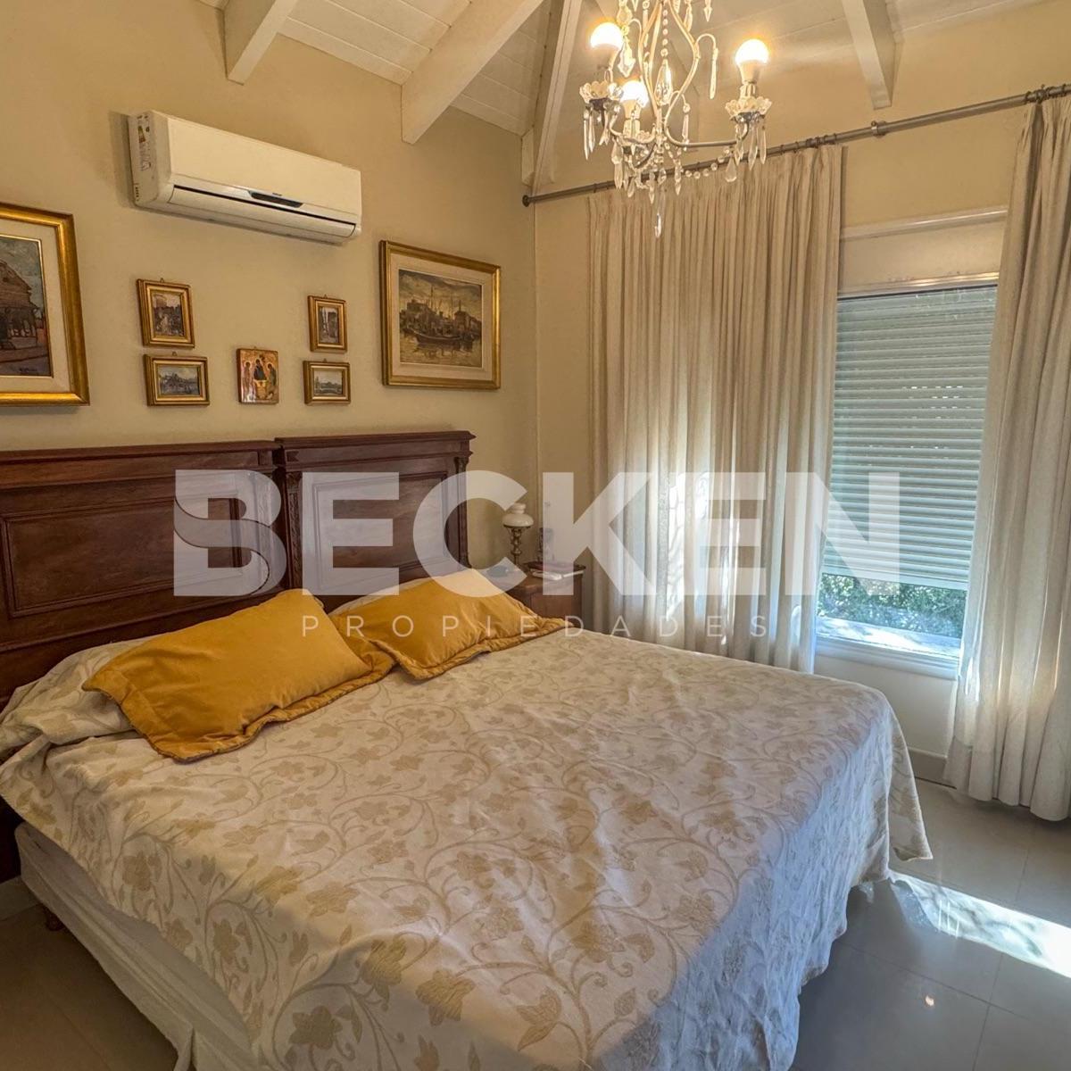Casa en Venta en Lomas de La Carolina con Fondo Golf 4