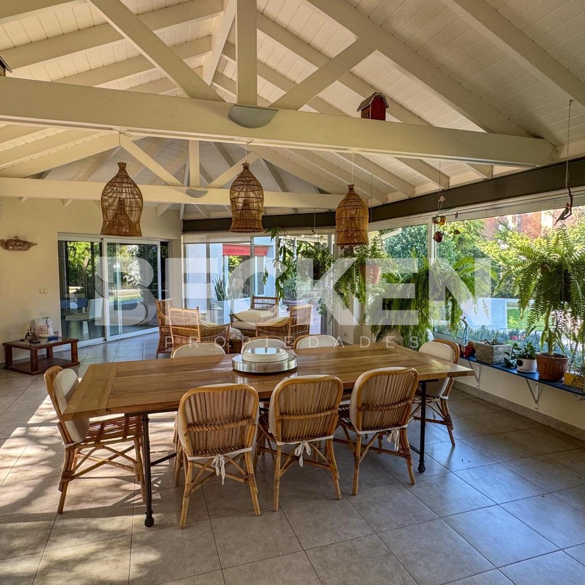 Casa en Venta en Lomas de La Carolina con Fondo Golf 1