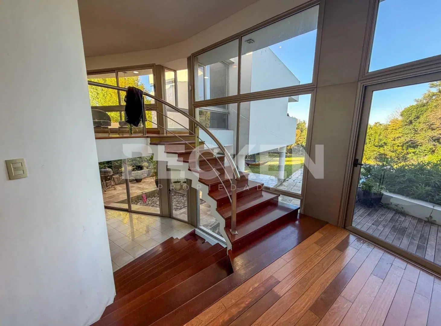 casa en venta Lomas de la Carolina 5