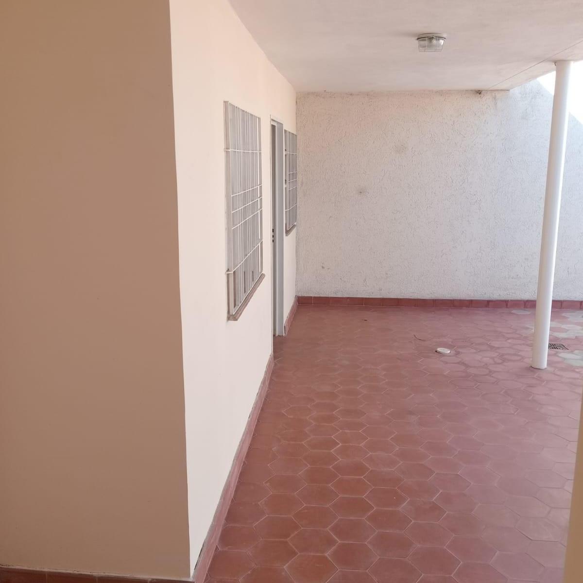 Casa de 3 Dorm. en Barrio Patricios 5