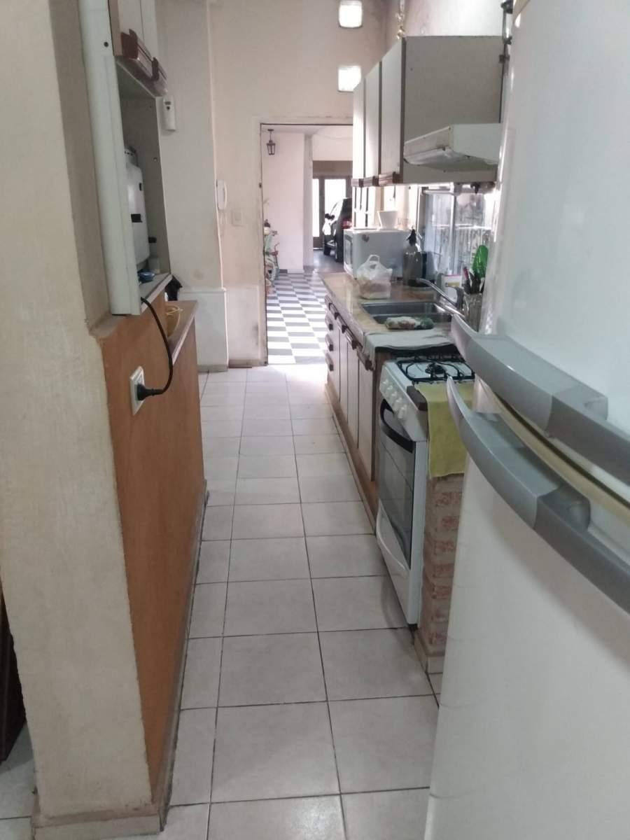 Casa de 2 Dorm. con Depto de 2 Dorm. y Dos Locales en Barrio San Martín 3