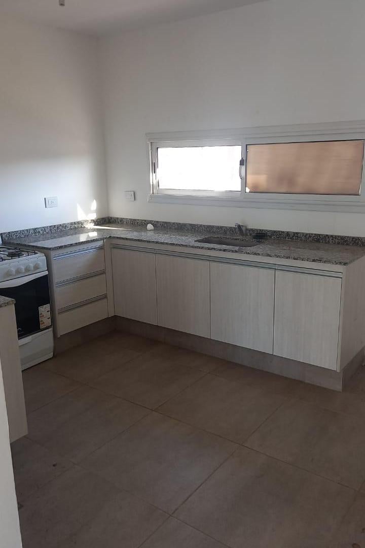Foto de DUPLEX EN ALQUILER EN COLONIA TIROLESA, imagen 2