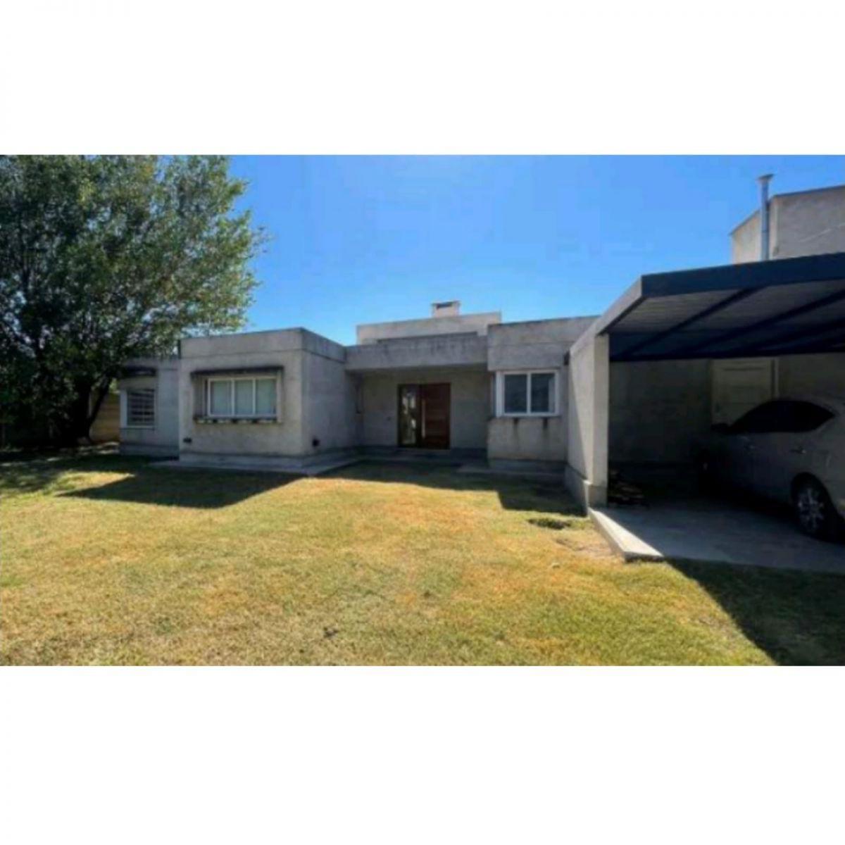 Excelente Casa en Villa Allende Golf. 3 Habitaciones + Escritorio + Estar 2