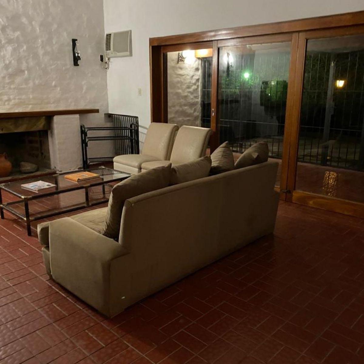 Vendo Muy Linda Casa a Cuadras del Golf 3