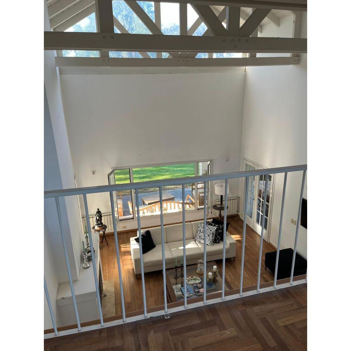 Venta Casa de Categoria en Villa Allende Golf. Calle Guayaquil 5