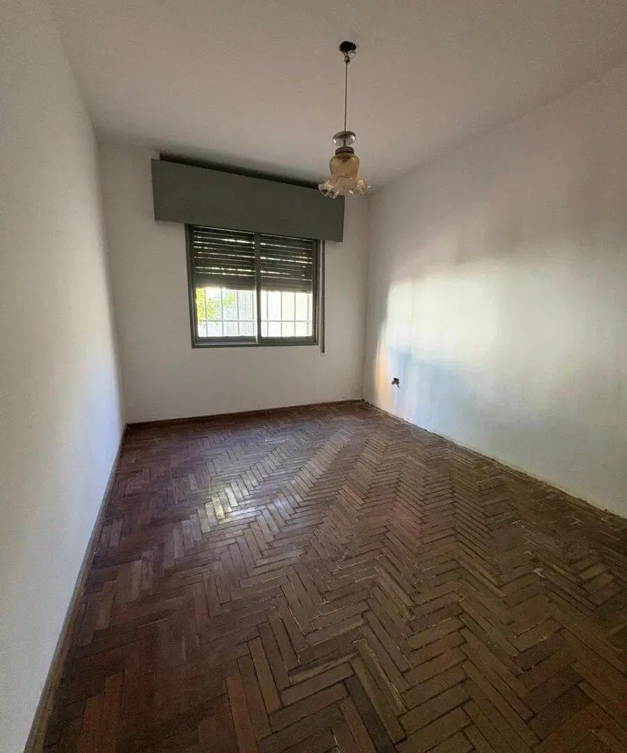 Oportunidad B° Poeta Lugones 2 casas (3 dorm) 8