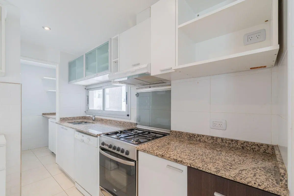 DEPARTAMENTO 4 AMBIENTES CON BALCÓN Y COCHERA 4