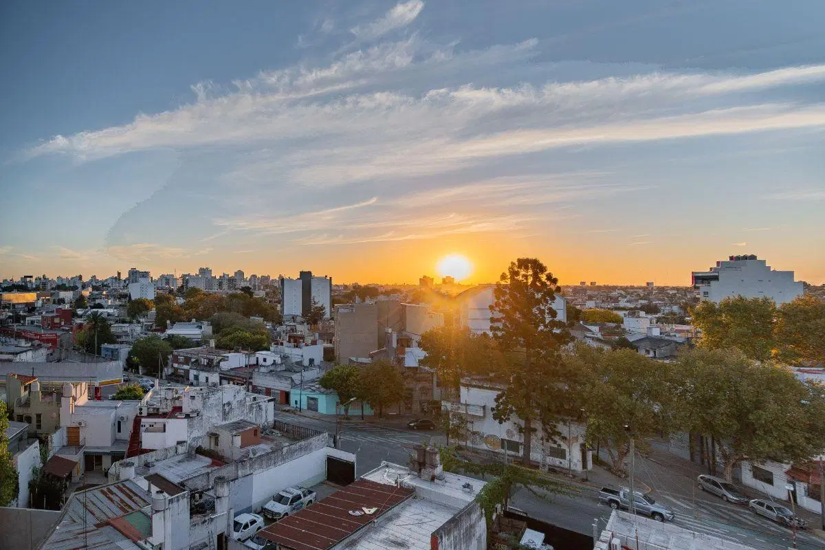 DEPARTAMENTO 4 AMBIENTES CON BALCÓN Y COCHERA 2