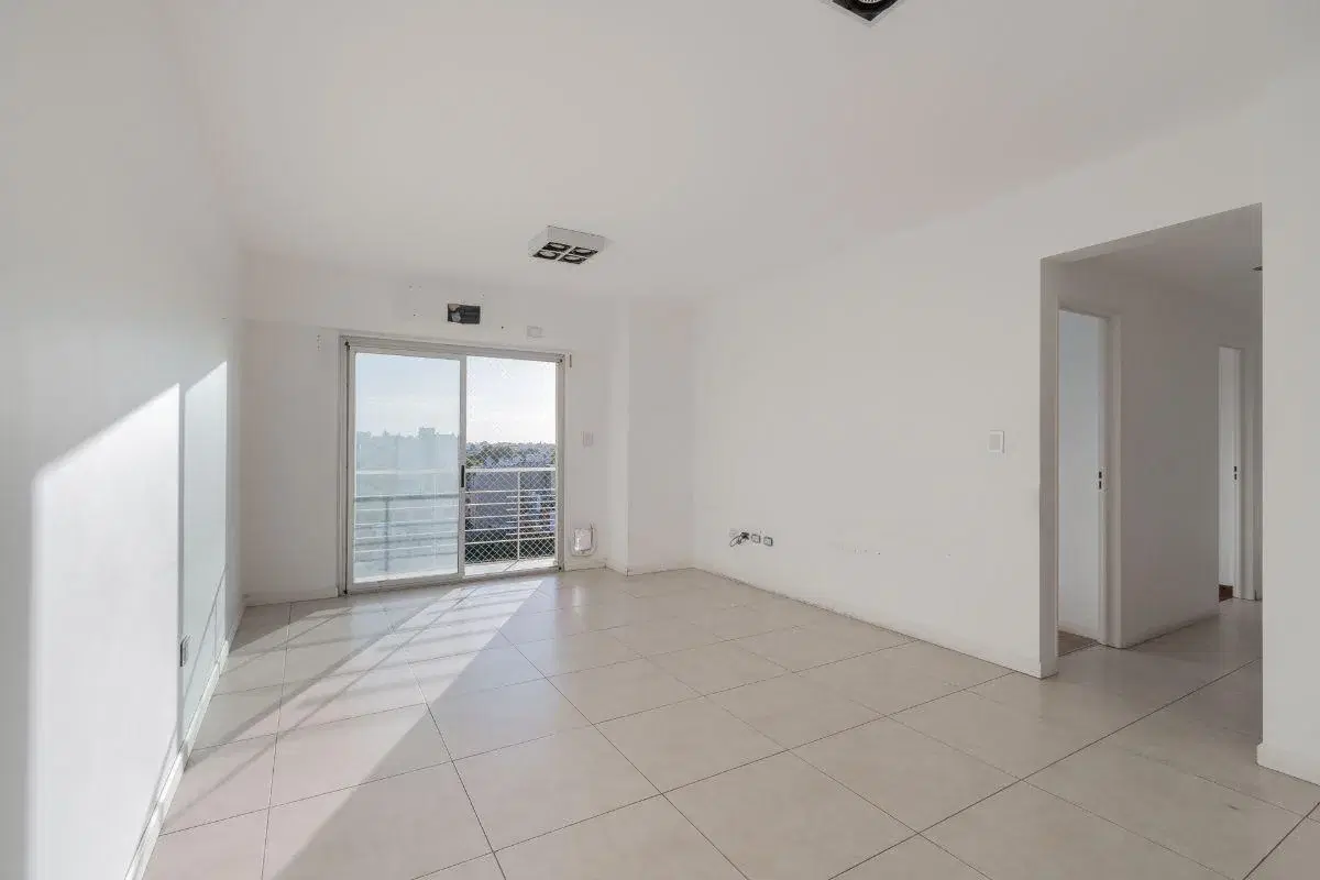 DEPARTAMENTO 4 AMBIENTES CON BALCÓN Y COCHERA 3