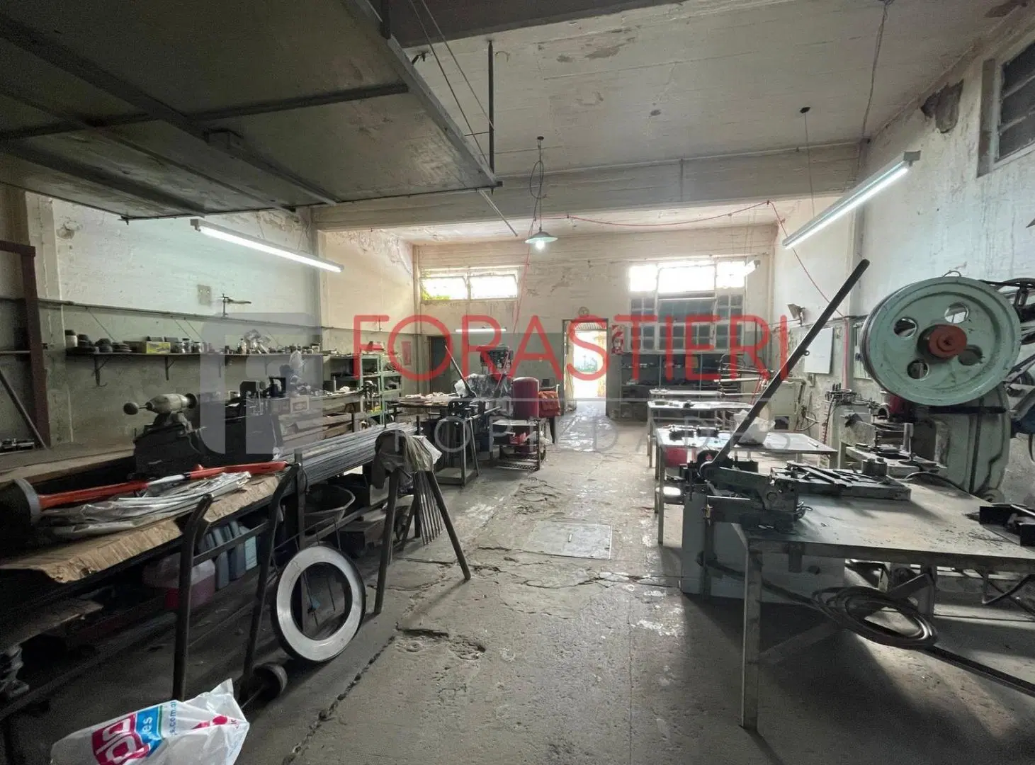 Depósito en Caseros 2