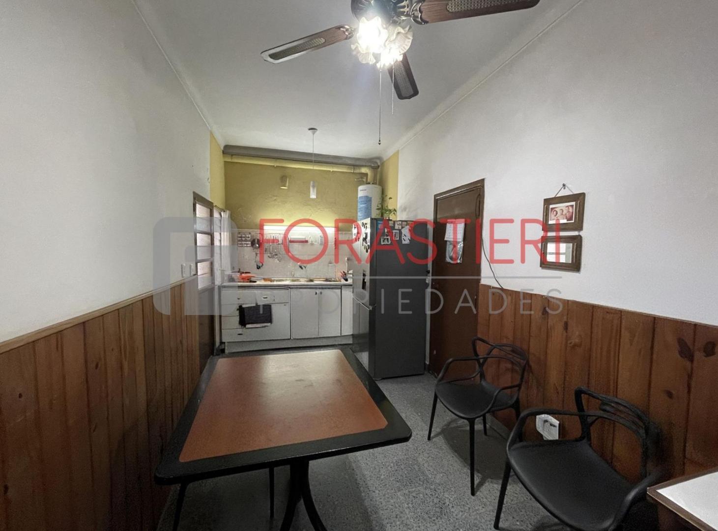 Foto de VENTA PH 3 ambientes con cochera y patio con parrilla — Próxima a plaza, imagen 4