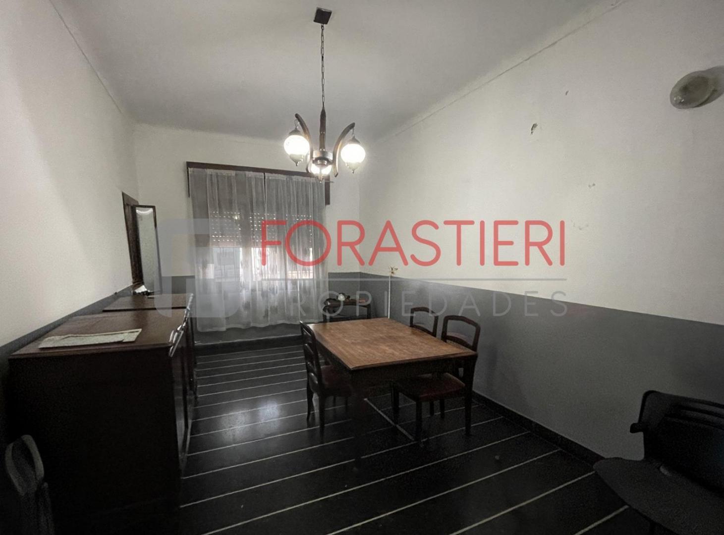 Foto de VENTA PH 3 ambientes con cochera y patio con parrilla — Próxima a plaza, imagen 2