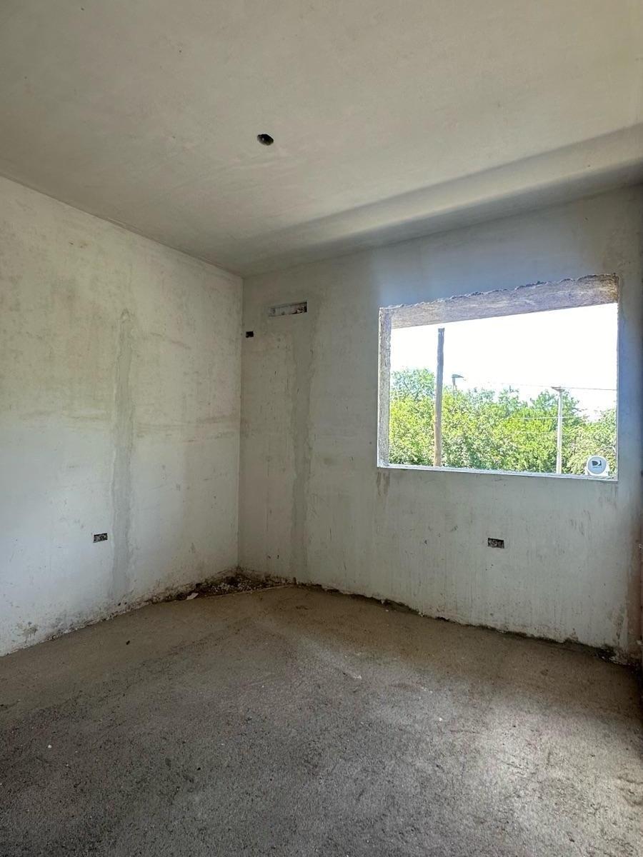 Excelente duplex en HOUSING 8C 2 dormitorios