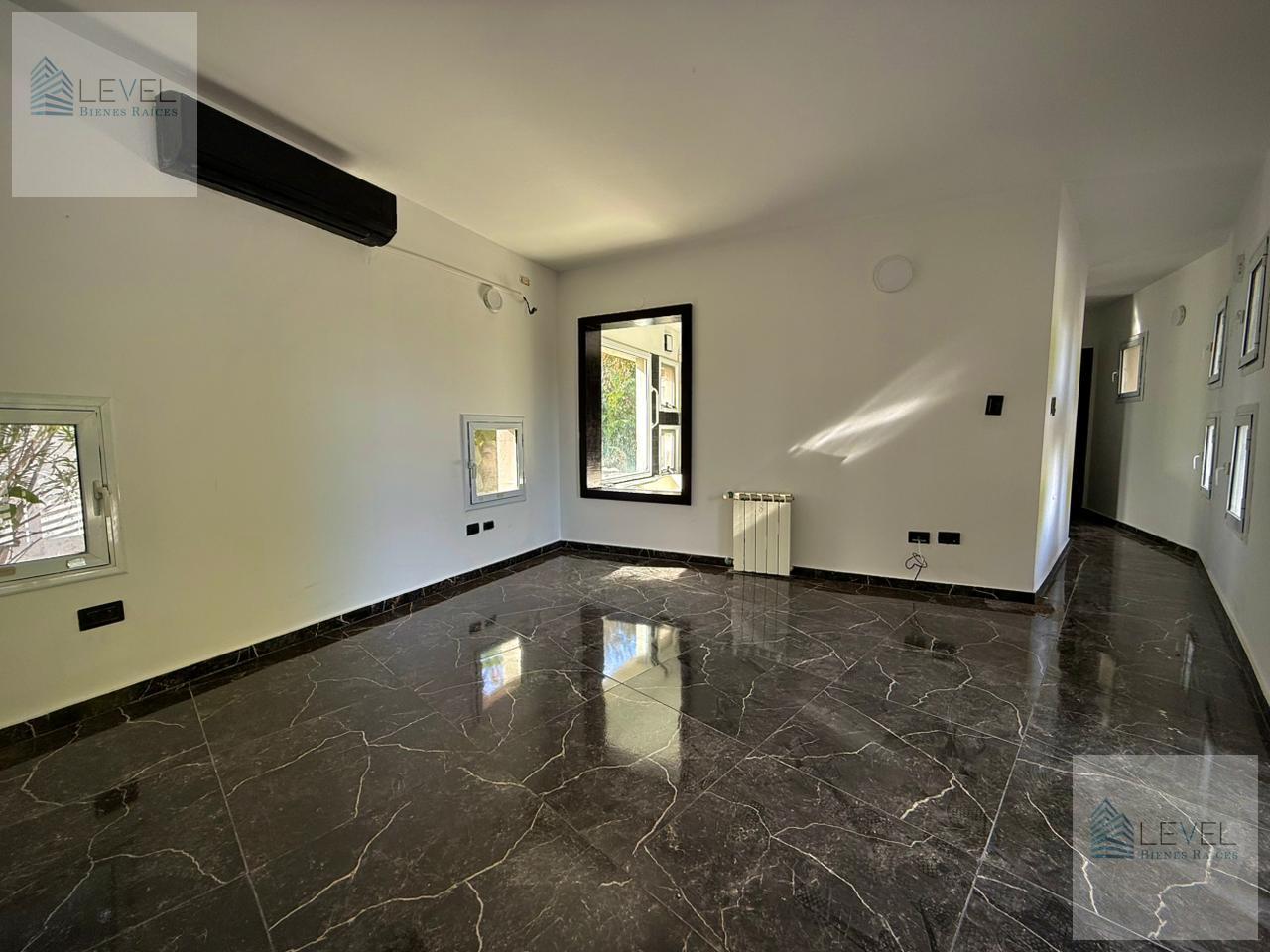 Foto de Casa De Categoria 3 Dormitorios La Arbolada Holywood, imagen 1