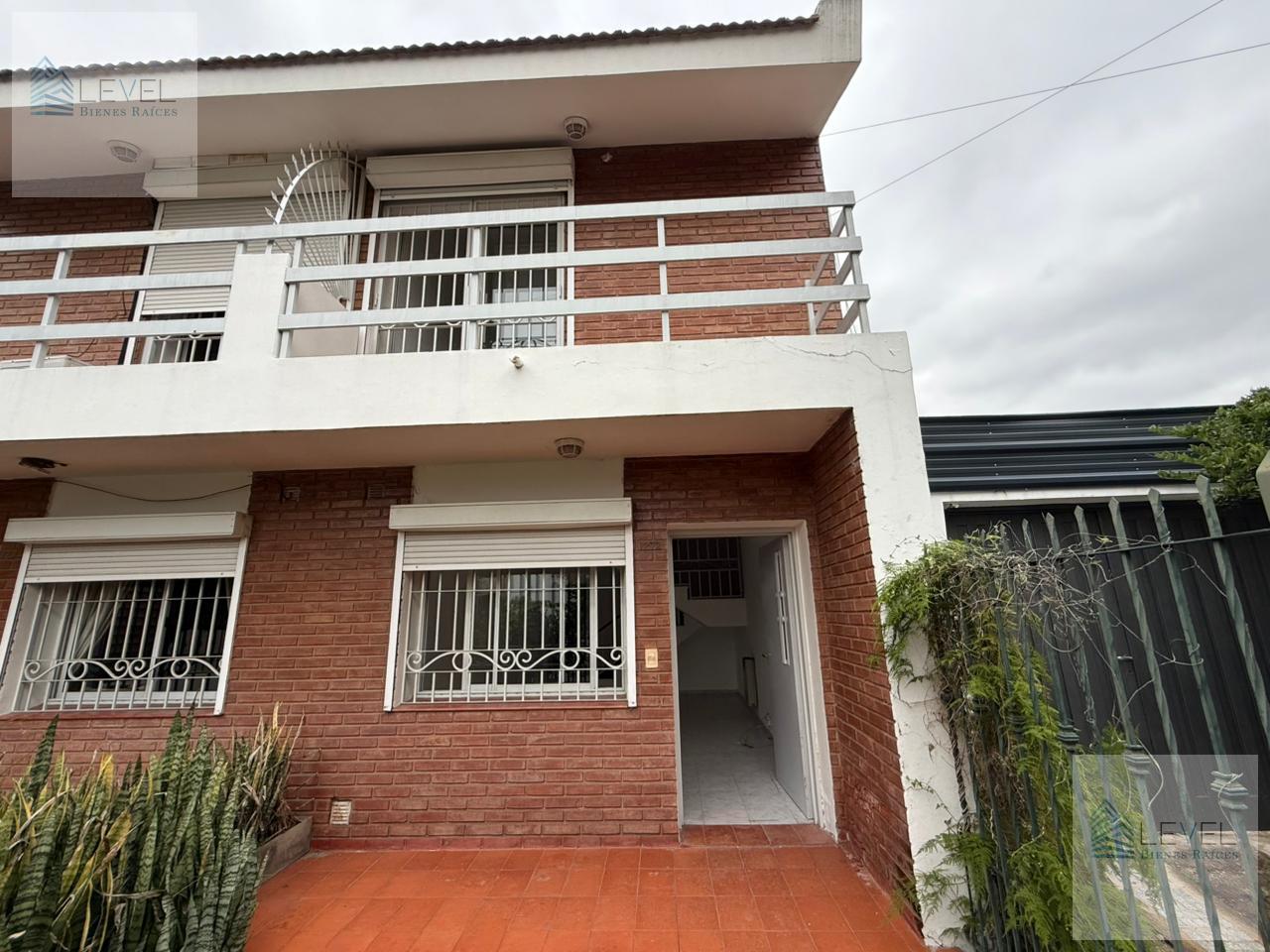 Alquiler Dúplex 2 dormitorios Con Cochera Urca