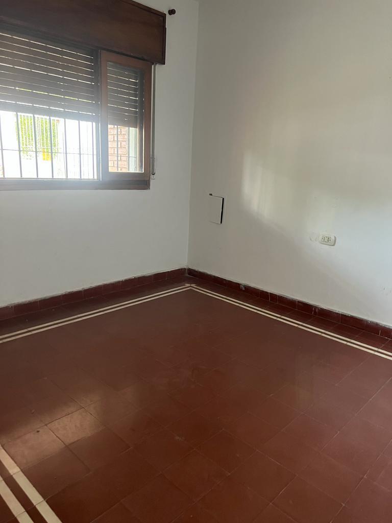 Villa Centenario! Oportunidad! Casa 4 Dor C/ Patio - 200 m Av Nuñez D 125.m 5