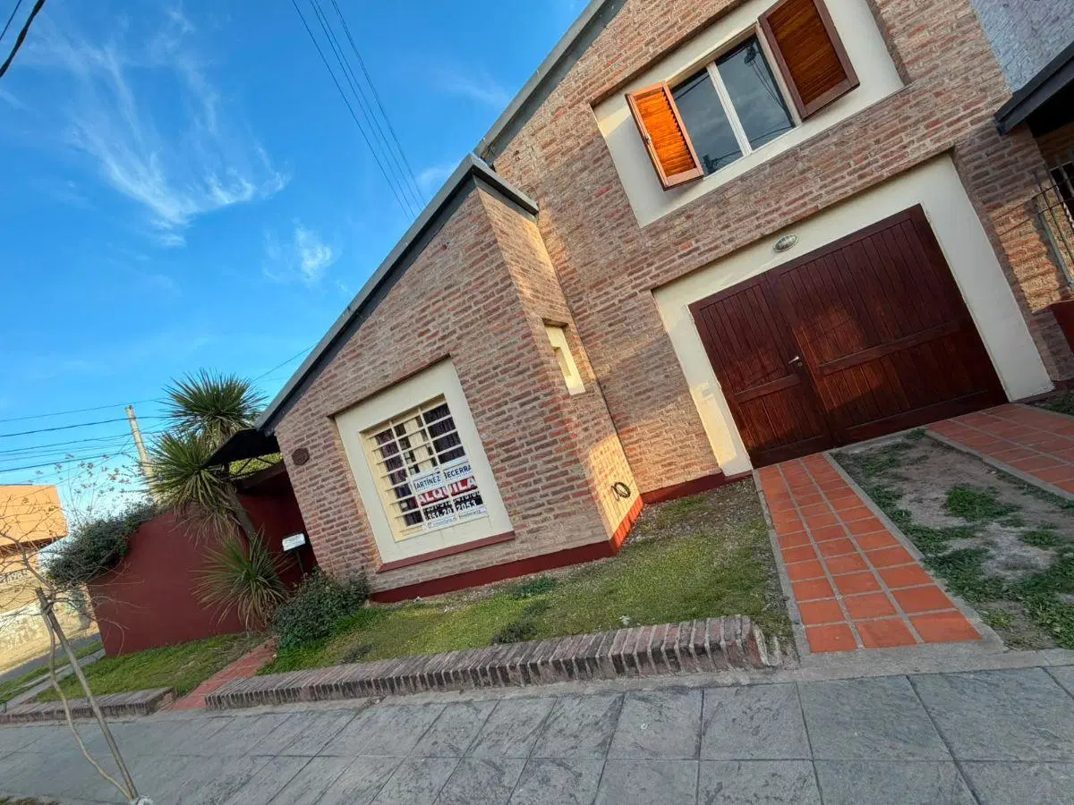 Viví en una de las mejores zonas de Córdoba! Casa 3 Dorm en alquiler 1