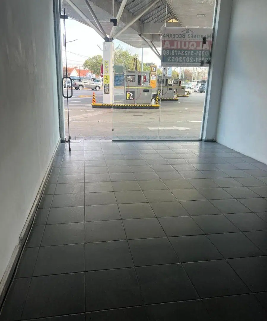 ¡OPORTUNIDAD ÚNICA PARA TU NEGOCIO! Local comercial en estacion de servicio 1