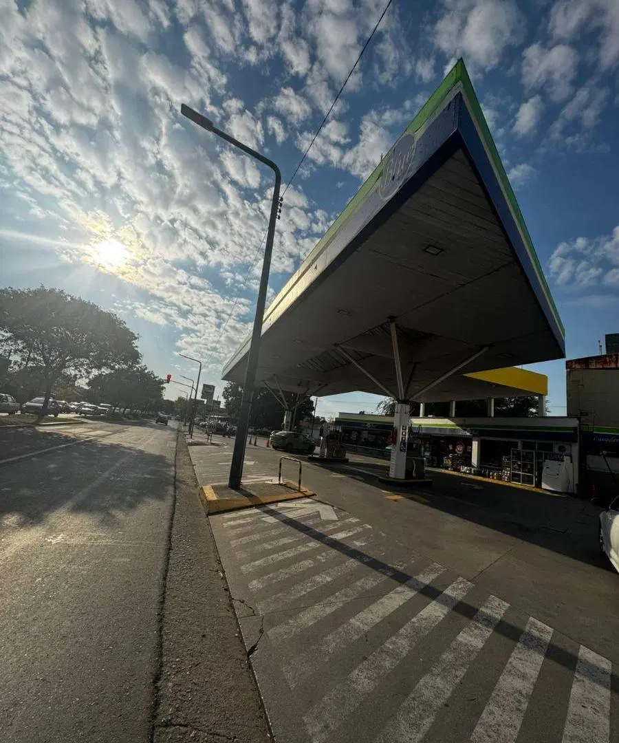 ¡OPORTUNIDAD ÚNICA PARA TU NEGOCIO! Local comercial en estacion de servicio 5