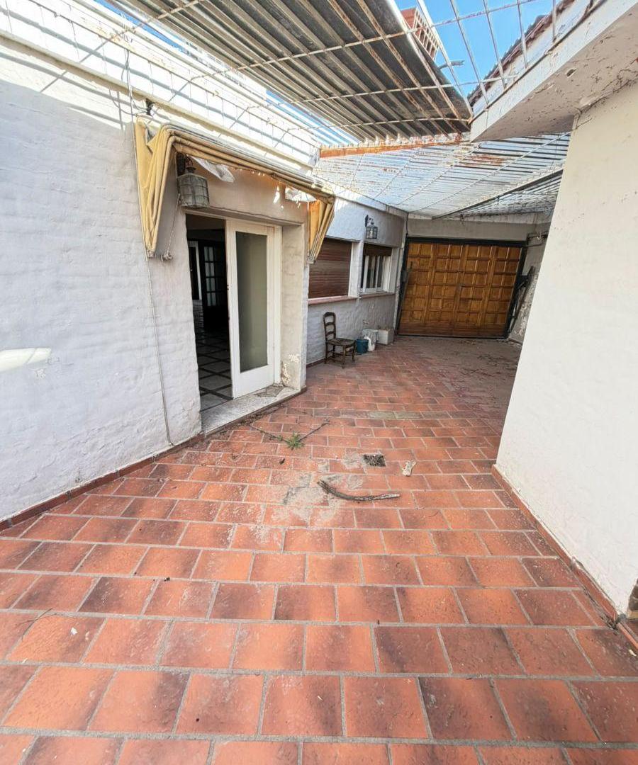 Foto de URCA / Casa a reciclar con potencial para unidades comerciales o, imagen 4