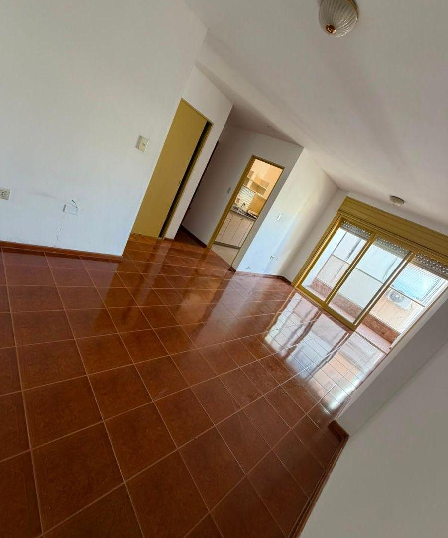 Foto de CENTRO 2 Dorm c/ balcon y cochera, imagen 1