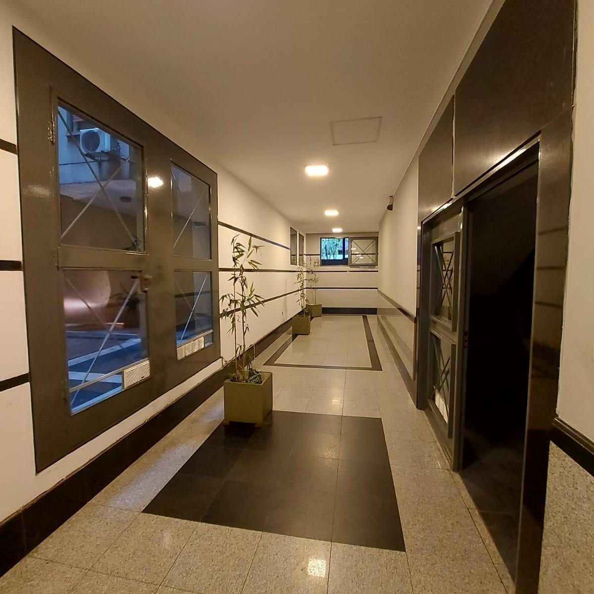 Vendo Depto Centro Zona Patio Olmos Transformado en Estudio Juridico 2