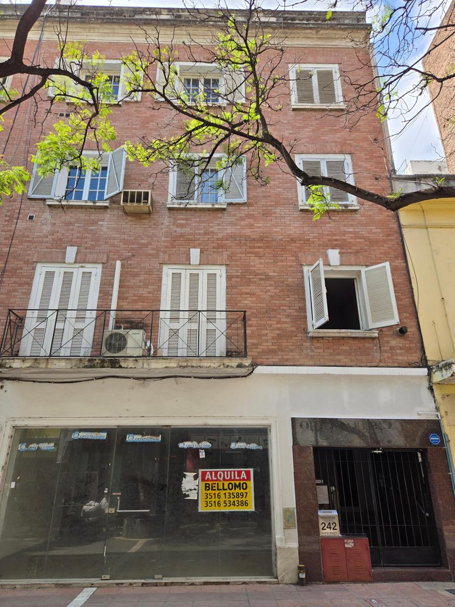 Vendo Depto Centrico de Dos Dorm. con Dependencias 5