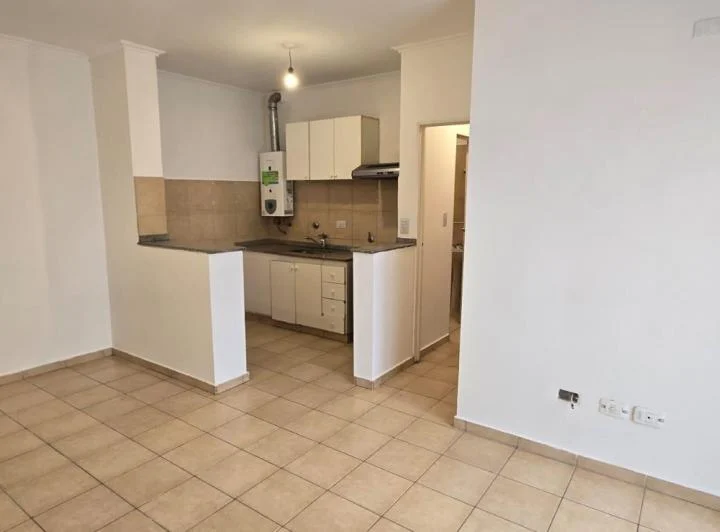 ALQUILO zna Castro Barros DEPTO 1 DOR c/ PATIO PROPIO Y ASADOR Y PILETA COMUN 1
