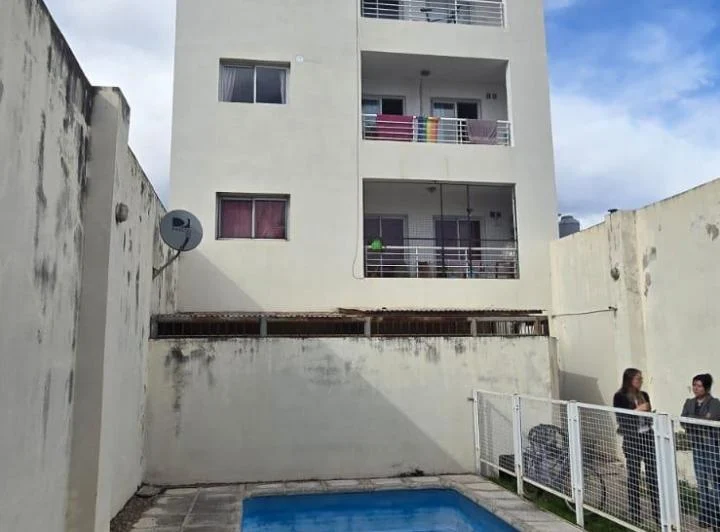 ALQUILO zna Castro Barros DEPTO 1 DOR c/ PATIO PROPIO Y ASADOR Y PILETA COMUN 5
