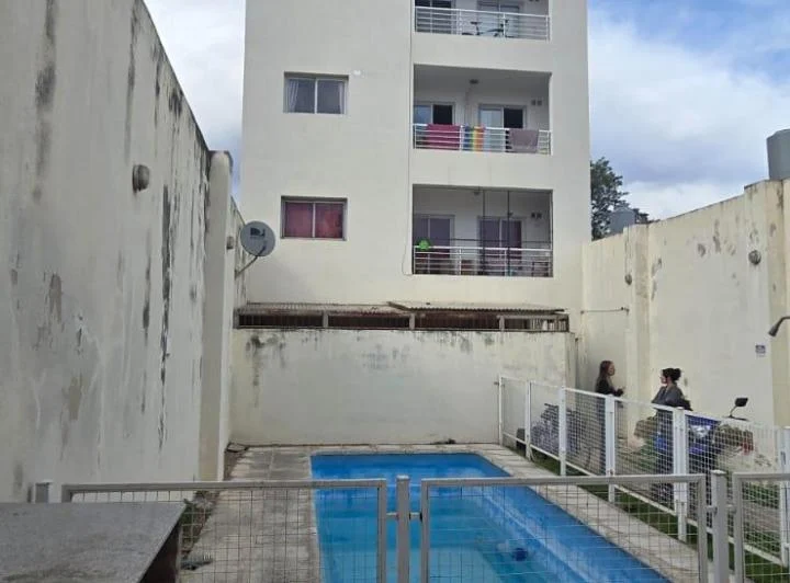 ALQUILO zna Castro Barros DEPTO 1 DOR c/ PATIO PROPIO Y ASADOR Y PILETA COMUN 3