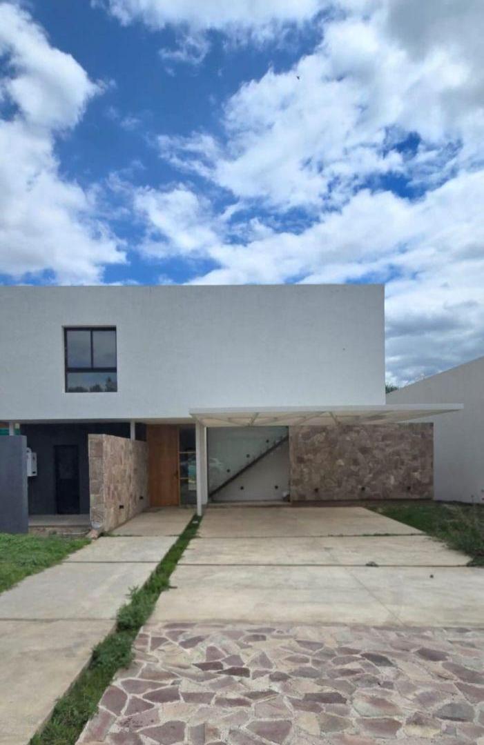 Casa en Venta de 3 Dormitorios en Las Cañitas Barrio Privado